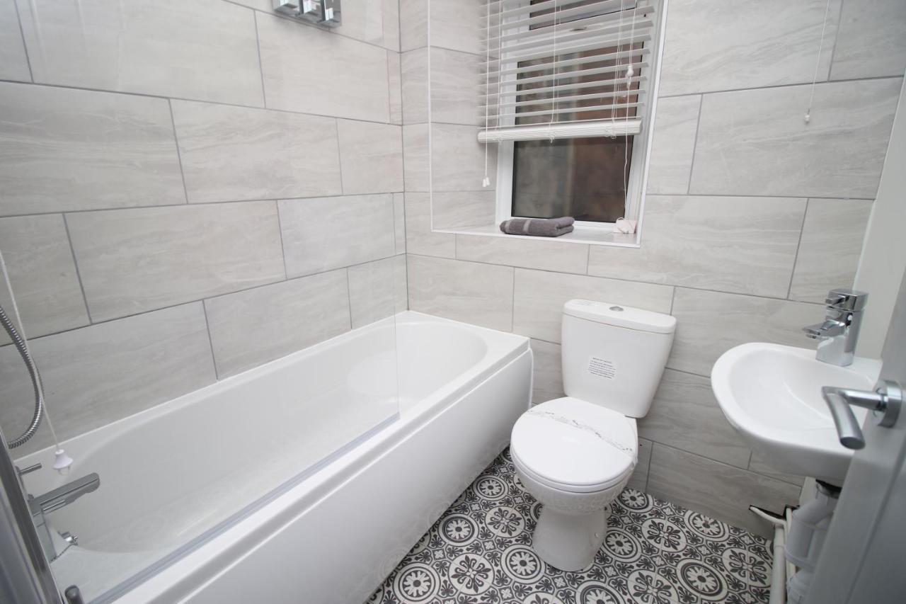 Sleeps 6, Smart Tv'S, Parking Swansea & Morriston Hospital Apartment Exterior photo